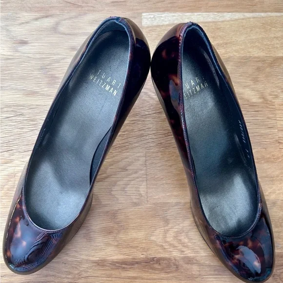 NWOT Stuart Weitzman “Platswoon” Tortoiseshell Patent Leather Pumps
Never Worn. - Picture 3 of 10